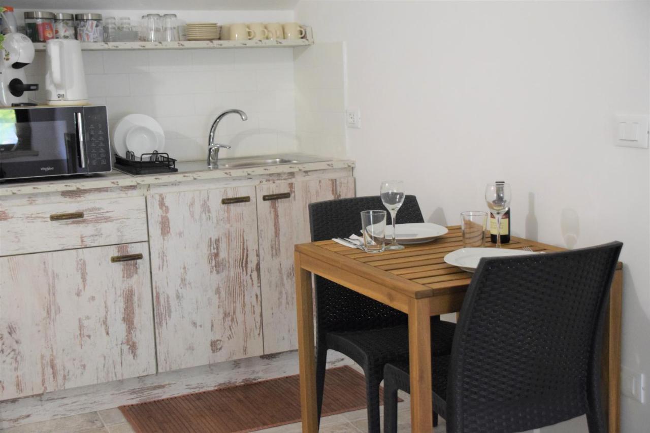 B&B Adama Atena Lucana Esterno foto