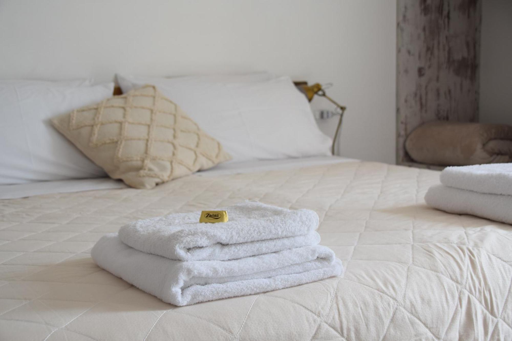 B&B Adama Atena Lucana Esterno foto