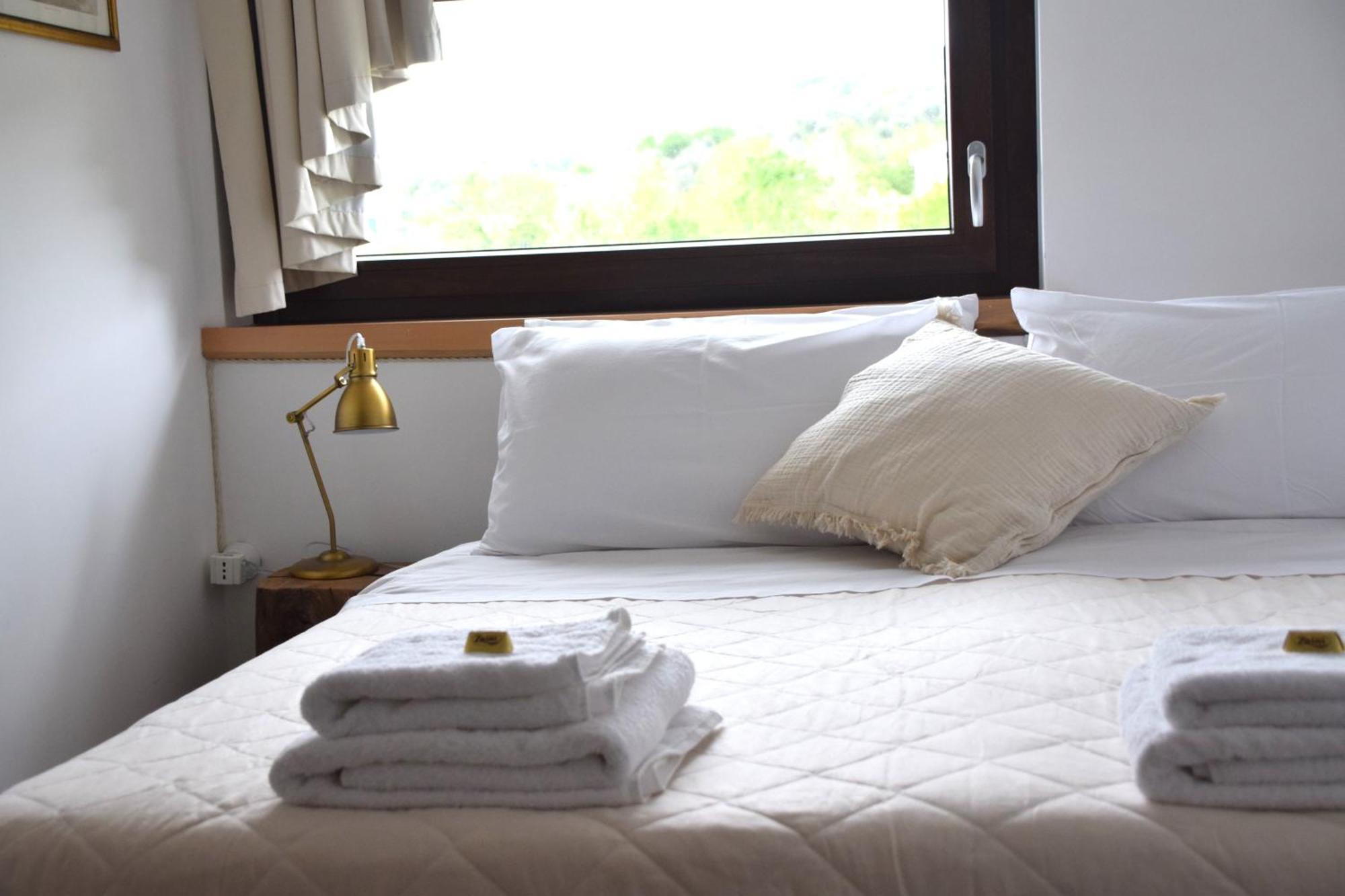 B&B Adama Atena Lucana Esterno foto